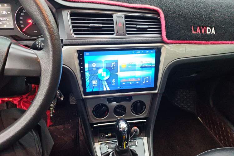 Used Volkswagen Lavida 2013 Restyled Classic 1.6L Automatic Comfort Edition Audio And AC Panel