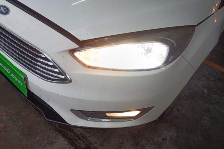 Used Ford Focus 2017 Sedan EcoBoost 125 Automatic Supreme Style SmartDrive Edition
