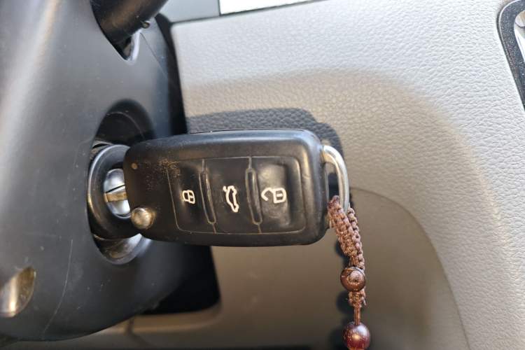 Used Volkswagen Bora 2013 1.6L Manual Fashion Edition