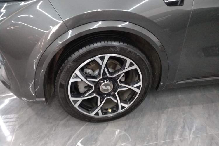 Used Li Auto L8 2023 Pro Model
