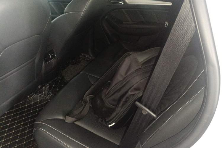 Used Roewe RX5 New Energy 2017 eRX5 50T Hybrid Connected Prestige Flagship Edition Left Rear Seat