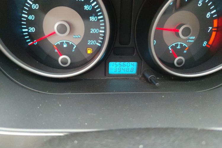 Used Buick Excelle 2011 1.6LX-AT Odometer Close Up