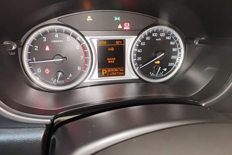 Used Suzuki Vitara 2016 1.4T Automatic Two-Wheel Drive Luxury Version Odometer Close Up