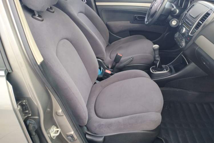 Used Nissan Sylphy 2012 Classic 1.6XE Manual Comfort Edition Right Front Seat