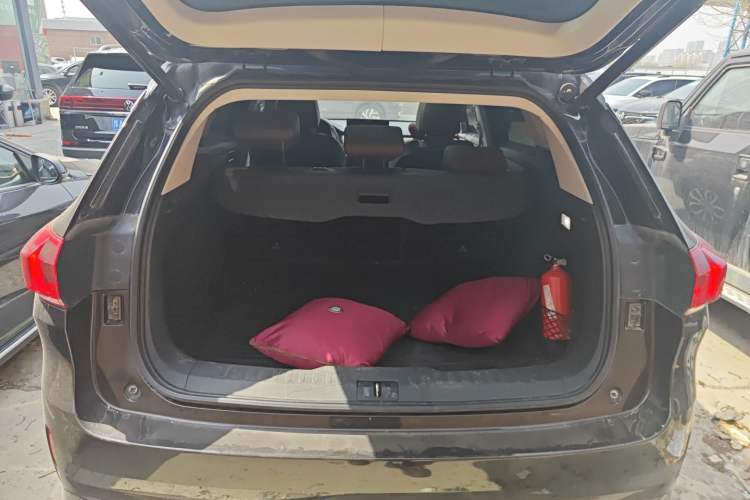 Used Wey VV6 2020 2.0T Two-Wheel Drive Smart Enjoyment+
