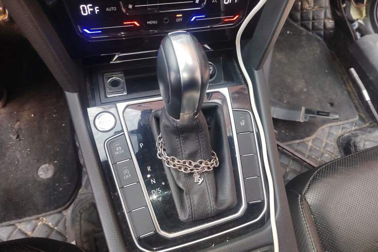 Used Volkswagen FAW-Volkswagen CC 2020 330TSI Glamour Edition China VI Standard Gear Lever