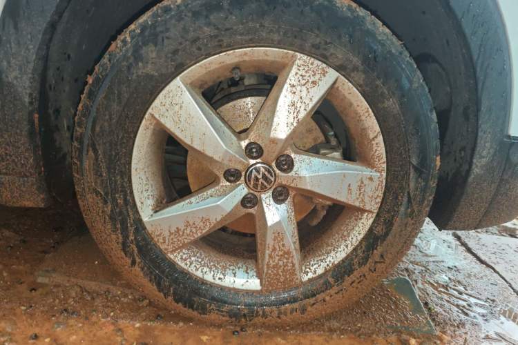 Used Volkswagen T-Cross 2023 Revised 1.5L Automatic Fashion Edition Right Front Wheel Hub