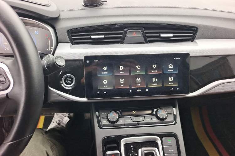 Used Geely Auto Emgrand X7 Sport 2021 1.8TD DCT Two-Wheel Drive Asian Games Edition Audio And AC Panel