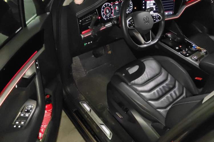 Used Volkswagen Touareg 2020 2.0 TSI RuiShang Edition China VI Standard Driver Seat