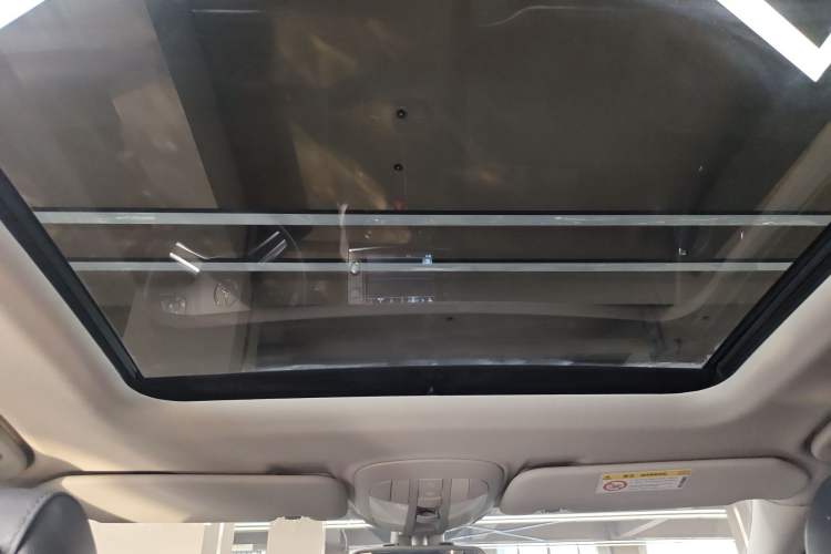 Used Mercedes-Benz R-Class 2017 R 320 4MATIC Business Edition Prestige Model
