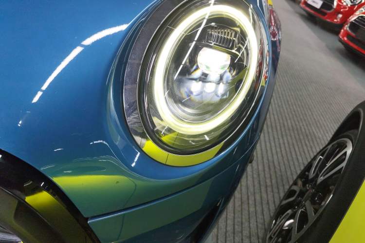 Used MINI 2022 2.0T COOPER S Classic Edition Five-Door Version Left Front Headlight