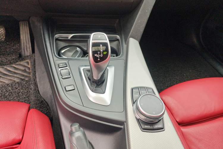 Used BMW 3 Series 2018 330i M Sport Night Edition Gear Lever