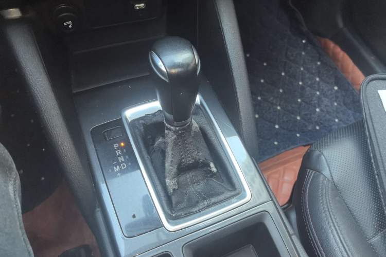 Used Mazda CX-5 2015 2.0L Automatic 4x4 Luxury Edition Gear Lever