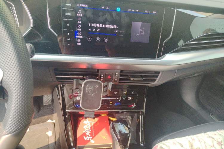 Used Volkswagen Passat 2023 Revised 380TSI Luxury Edition Audio And AC Panel