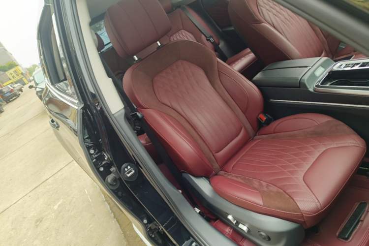 Used Hongqi HS5 2023 2.0T Qixiang Pro Edition Right Front Seat