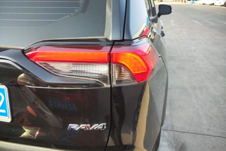 Used Toyota RAV4 2023 2.0L CVT Two-Wheel Drive Fashion Edition