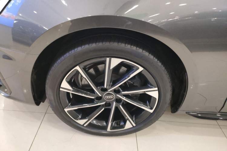 Used Audi A4L 2023 40 TFSI Luxury Dynamic Model Exterior 4