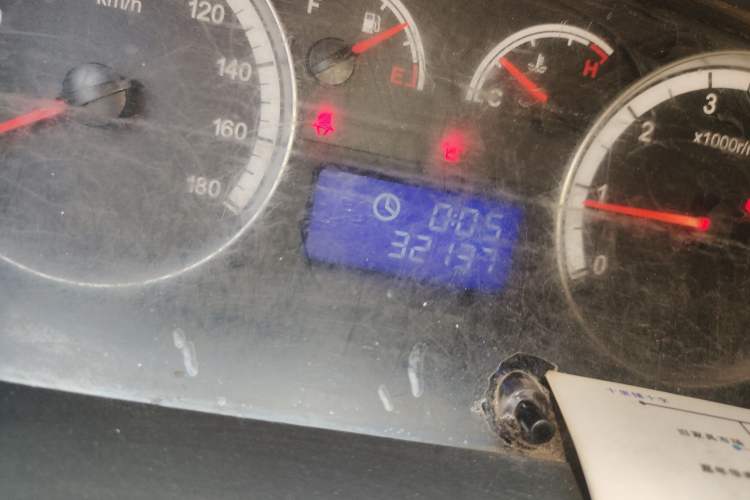 Used Foton Scenic G7 2017 2.0L Short-Wheelbase Commercial Van Flat Roof 2 Seats 4Q20M Odometer Close Up