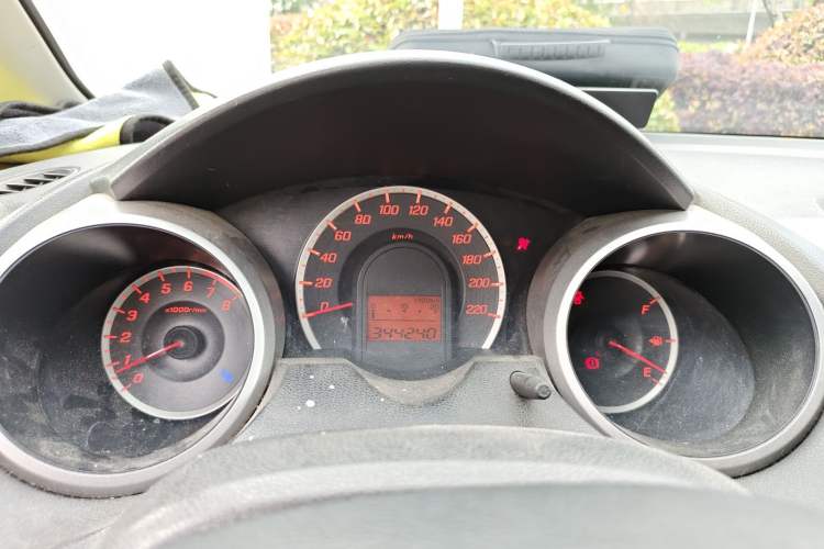 Used Honda Fit 2011 1.3L manual Comfort version
