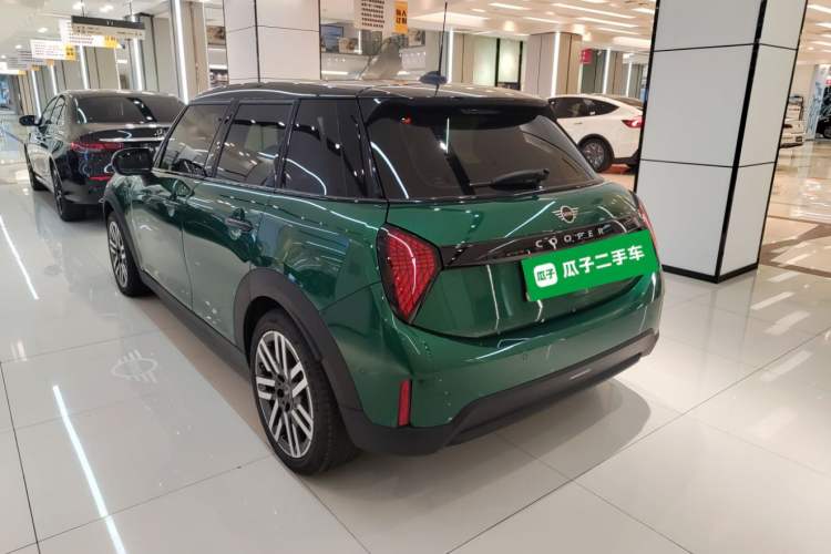 Used MINI MINI 2025 1.5T COOPER Classic Edition Five-Door Version