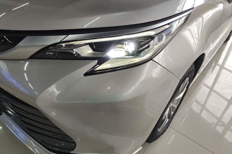 Used Toyota Sienna 2021 2.5L Hybrid Ultimate Edition