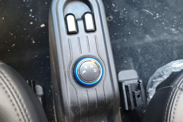 Used Wuling Hongguang MINIEV 2020 Enjoyment Model Lithium Iron Phosphate Gear Lever