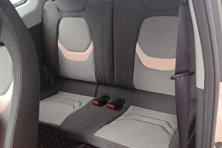 Used Chery QQ Ice Cream 2022 Taohuanxi Sweet Peach Edition Left Rear Seat