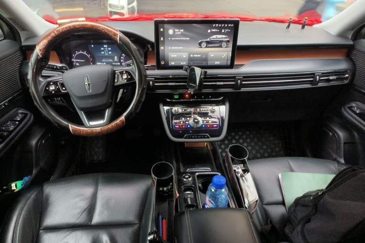 Used Lincoln Corsair 2020 2.0T Two-Wheel Drive Luxury Edition Center Console