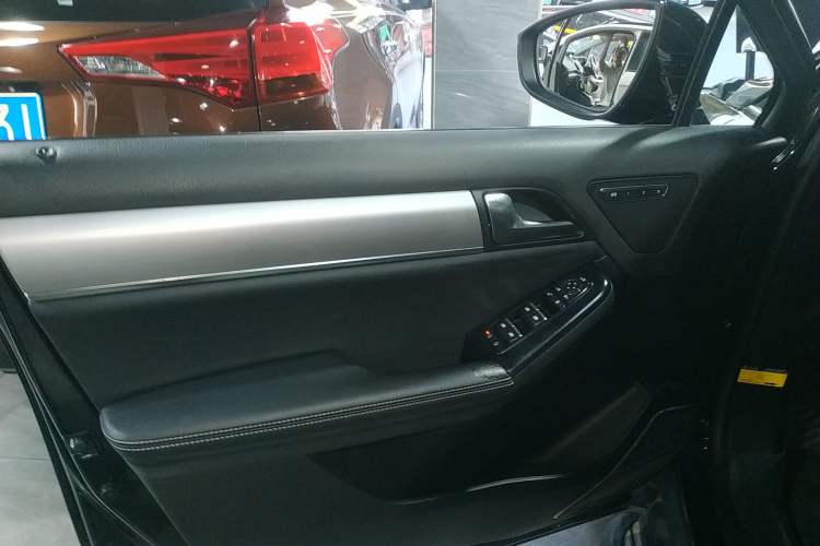 Used BYD Tang 2019 2.0T Automatic SmartConnect Luxury 7-Seater China VI Standard