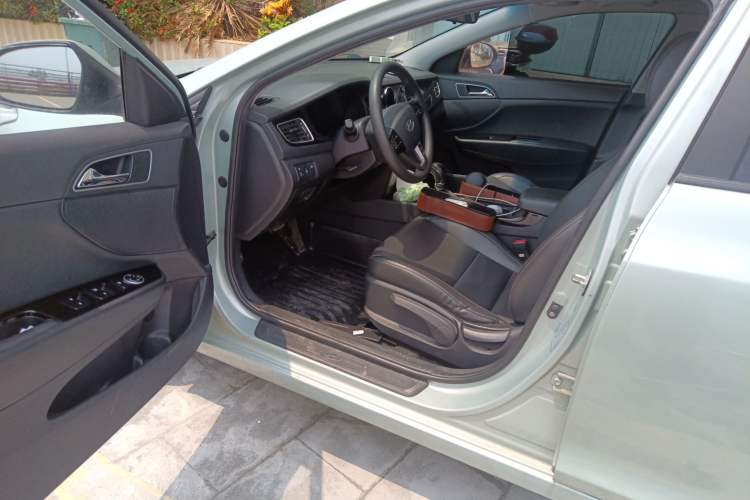 Used Hyundai Mistra 2014 1.8L Automatic Smart GLS
