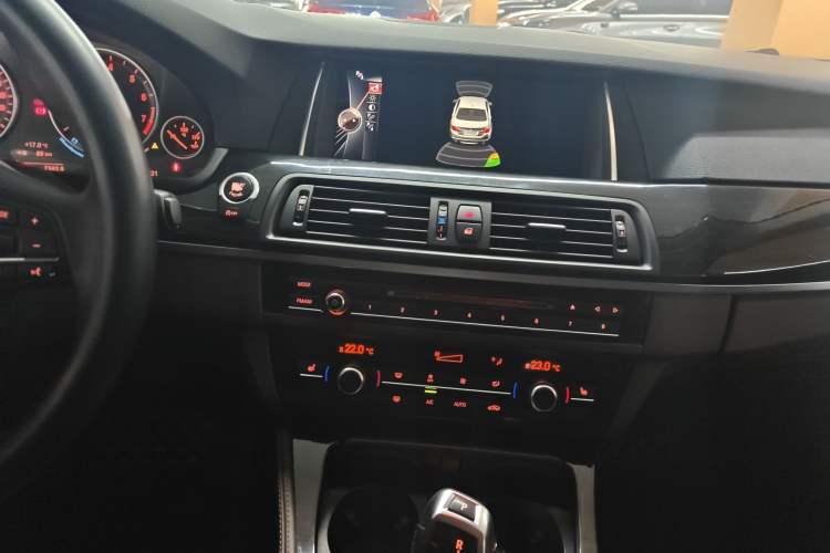 Used BMW 5 Series 2014 525Li Luxury Design Package