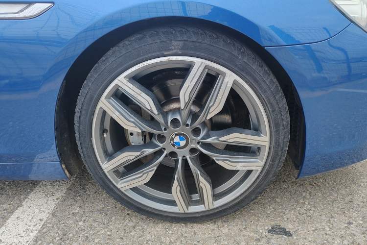 Used BMW 6 Series 2012 640i two-door coupe
