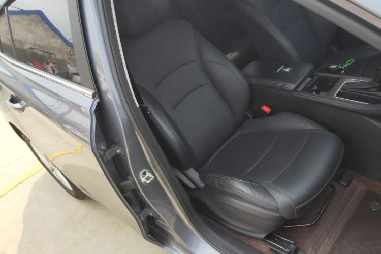 Used Roewe i5 2023 1.5L CVT Luxury Edition
