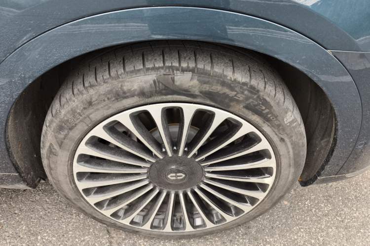 Used Hima AITO M9 2024 All-Electric Max Version 100 kWh 6-Seater