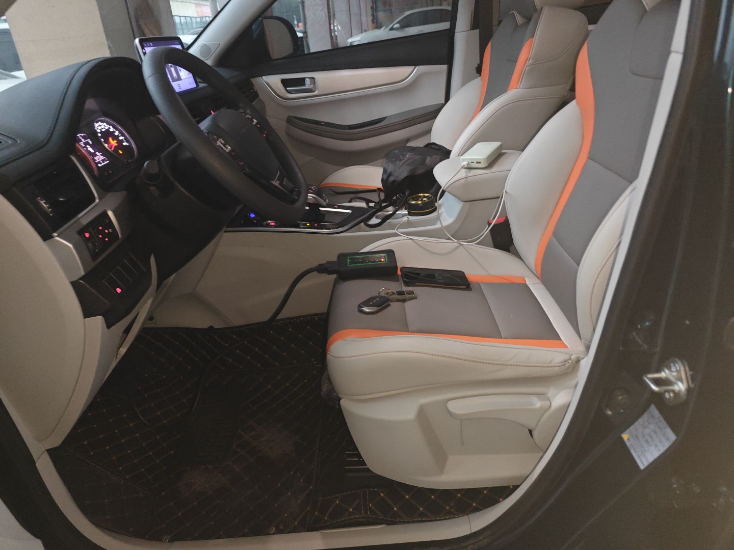 Переднее сиденье в автомобиле