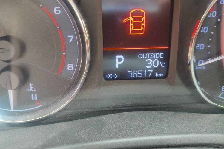 Used Toyota Corolla 2018 1.2T S-CVT GL-i Zhihui Edition Odometer Close Up