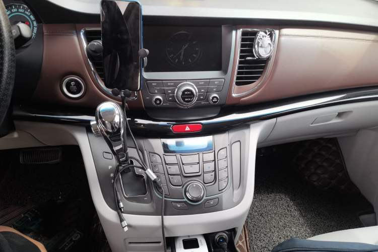 Used JAC Group Refine M5 2016 2.0T Gasoline Automatic Business Edition Audio And AC Panel