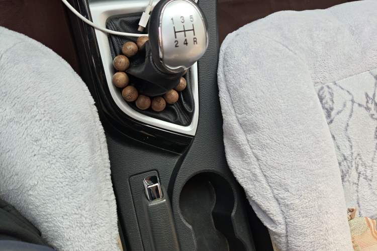 Used Changan Alsvin V7 2016 1.6L Manual Enjoyment Model China IV Standard
