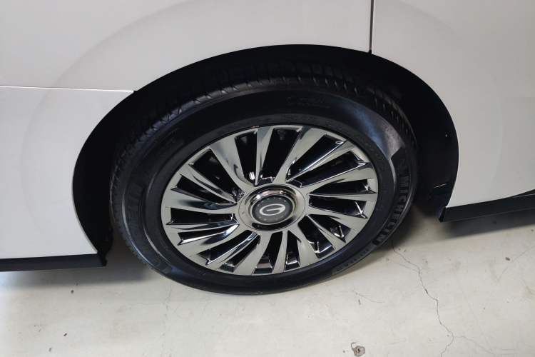 Used GAC Trumpchi M8 2023 Zongshi Series 400T Flagship Edition Right Rear Wheel Hub