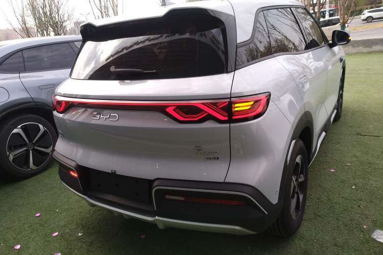 Used BYD Yuan UP 2025 Intelligent Driving Version 401 km Leading Edition