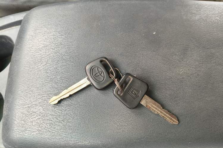 Used Foton Scenic 2014 2.0L Express Standard Long-Wheelbase High-Roof Version 486EQV4
