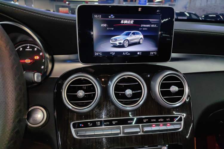 Used Mercedes-Benz GLC 2018 Facelift GLC 260 4MATIC Luxury Edition Audio And AC Panel