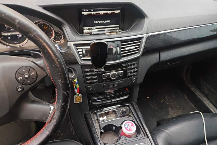 Used Mercedes-Benz E-Class 2013 E 260 L CGI Stylish Model Audio And AC Panel