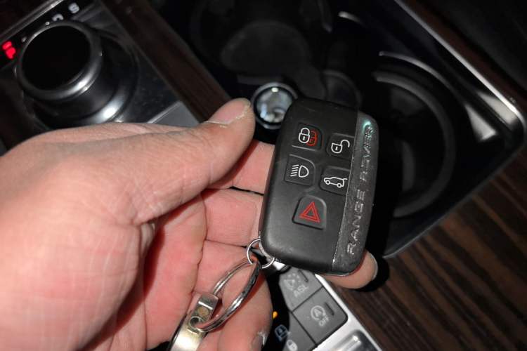 Used Land Rover Range 2014 Revised 3.0 SC V6 Vogue Vehicle Key