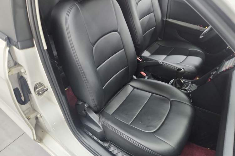 Used Volkswagen Jetta 2015 1.6L Manual Comfort Model Right Front Seat