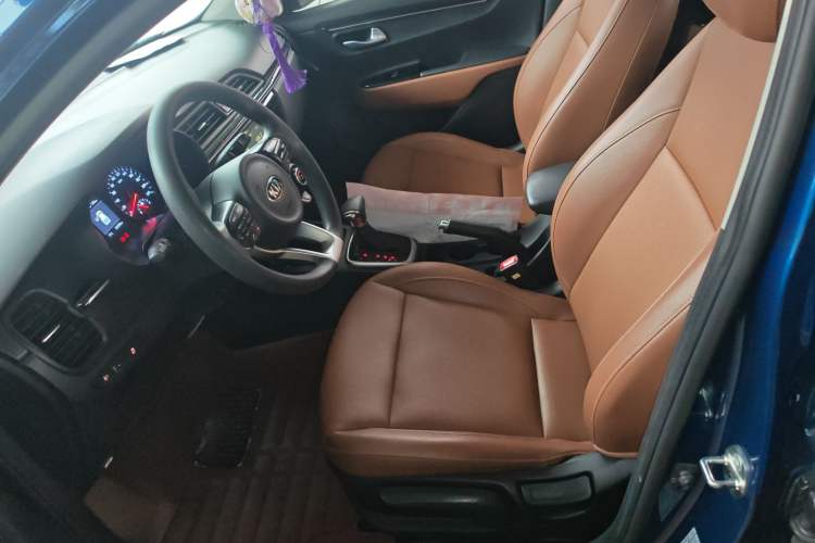 Used Kia KX Cross 2017 1.4L AT GLS Left Front Seat