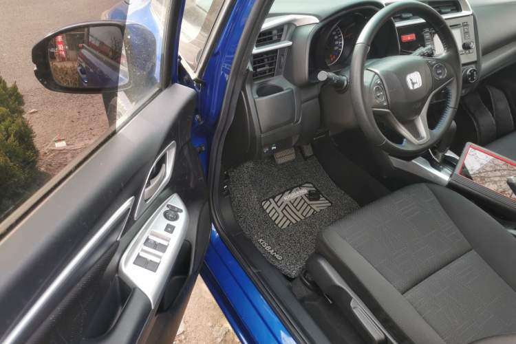 Used Honda Fit 2016 1.5L LXS CVT Comfort Sunroof Version
