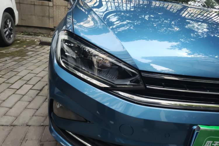Used Volkswagen Golf Sportsvan 2019 280TSI Automatic Trendy Model China VI Standard Right Front Headlight