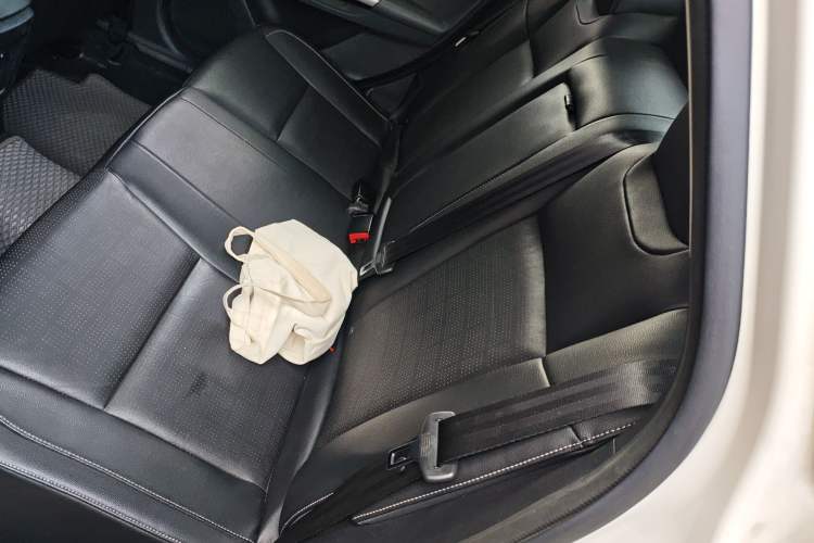 Used Ford Escort 2015 1.5L Automatic Fashion Model