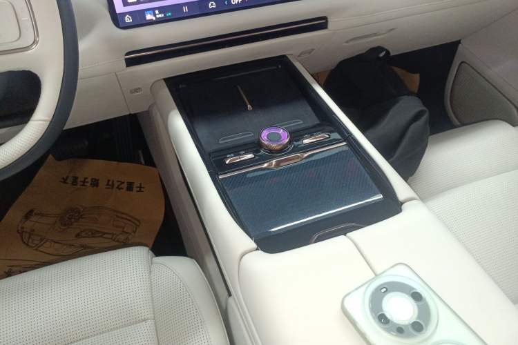 Used Lynk & Co 900 2025 2.0T Ultra
